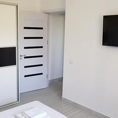 Apartment V1 *